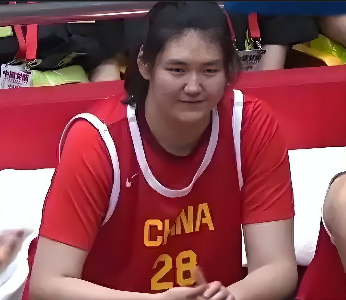 中欧体育-包含张子宇1.0是女篮一把双刃剑！阵容轮换成关键的词条