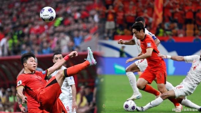 国足vs巴林一战的看台上，有孩子在低着头刷题的简单介绍