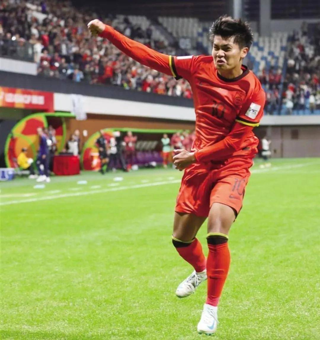 国足东亚杯遗珠上海海港2-1逆转深圳李新翔19岁连续3轮中超破门的简单介绍