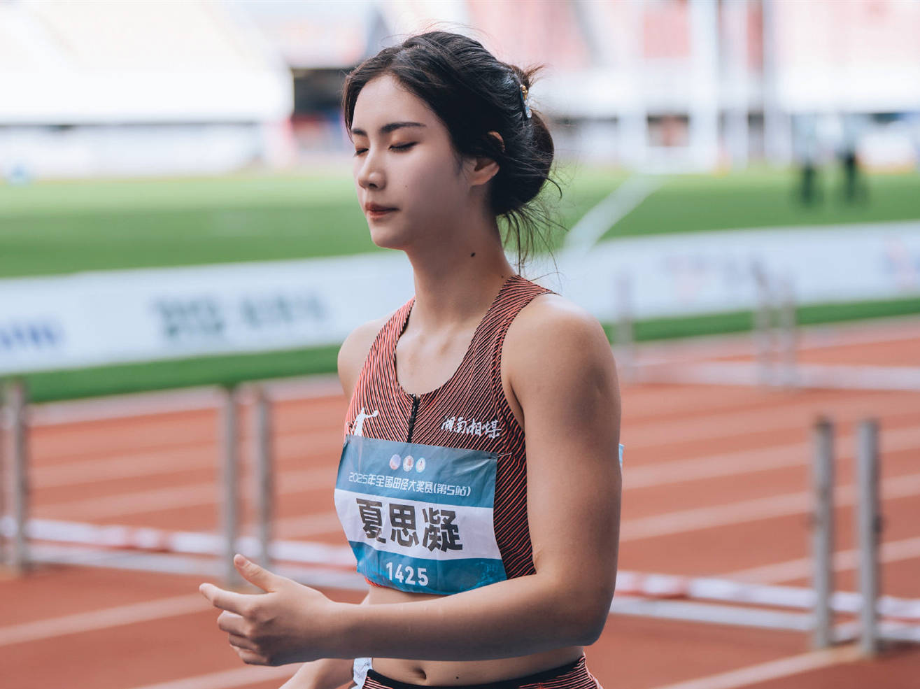 中欧体育官网入口-包含全国田径大奖赛女子100米栏：林雨薇13秒17预赛第一，夏思凝第八的词条