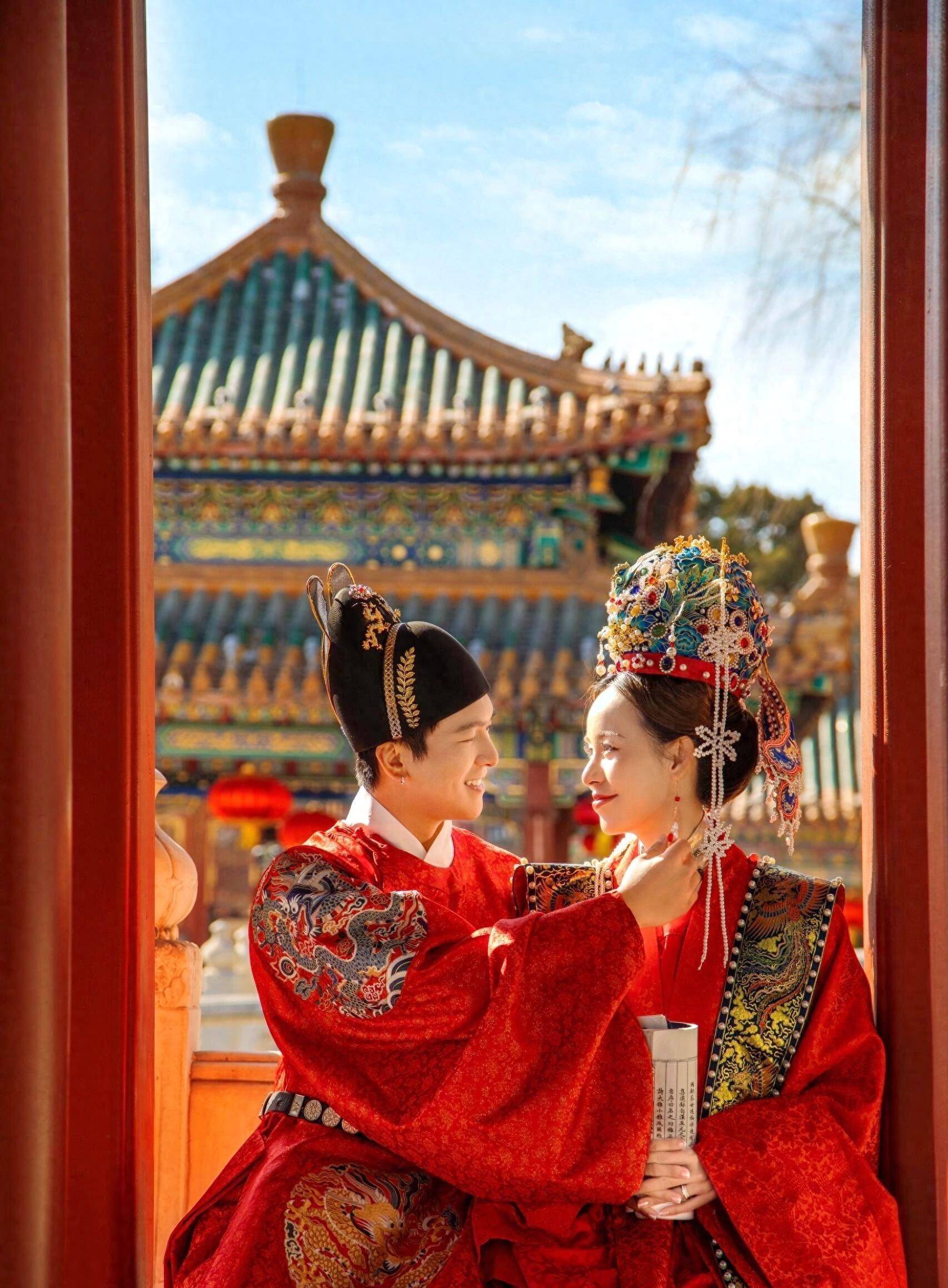 辽宁男篮“硬汉”娶回网球界气质女神！甜蜜求婚现场曝光