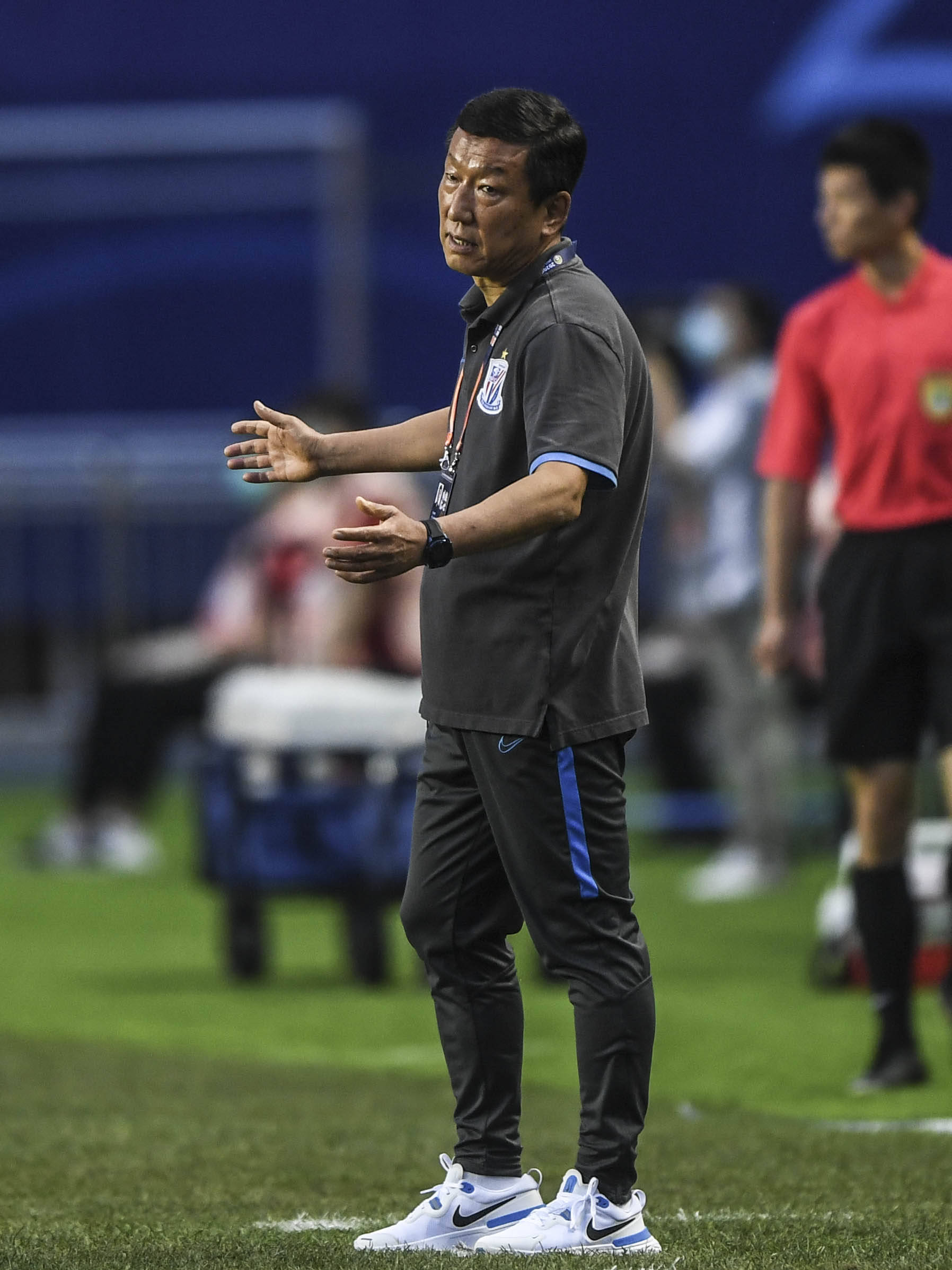 包含崔康熙返韩为治疗膝伤向泰山申请被拒的词条